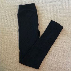 Beyond Yoga Black Quilted Leggings
